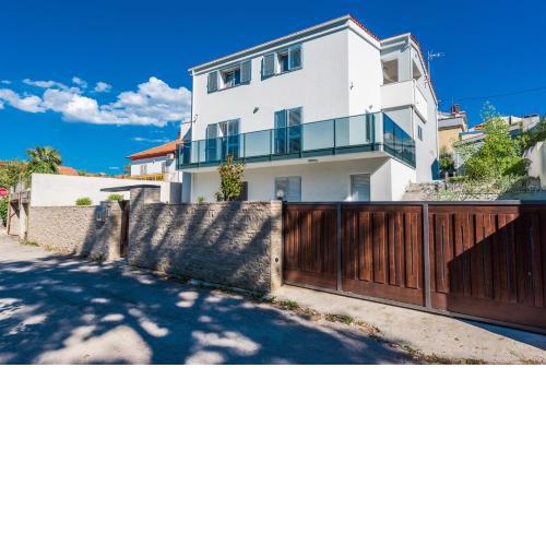 Apartments Ena