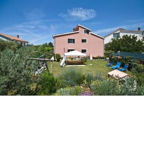 Apartments for families with children Fazana - 7255