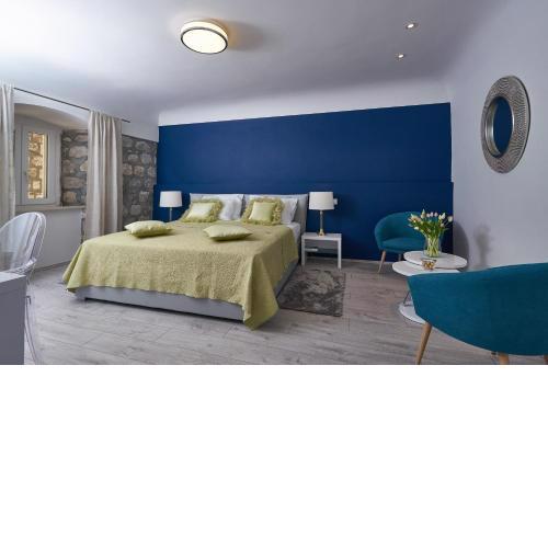 Apartments Giron