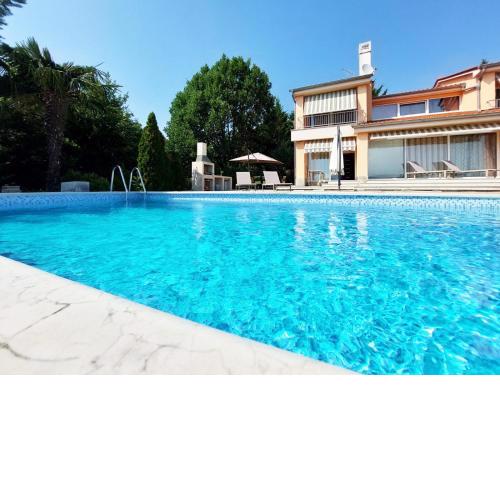 Apartments in Villa Azra