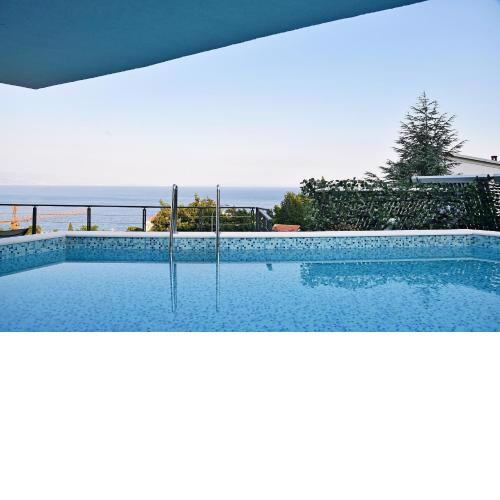 Apartments in Villa Ziza, rooftop swimming pool