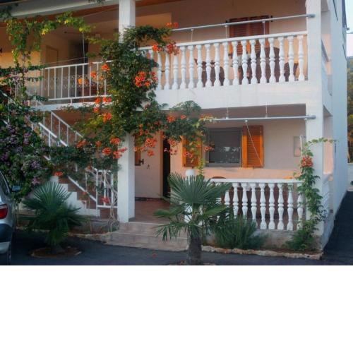 Apartments Ivan - 200 m from the beach