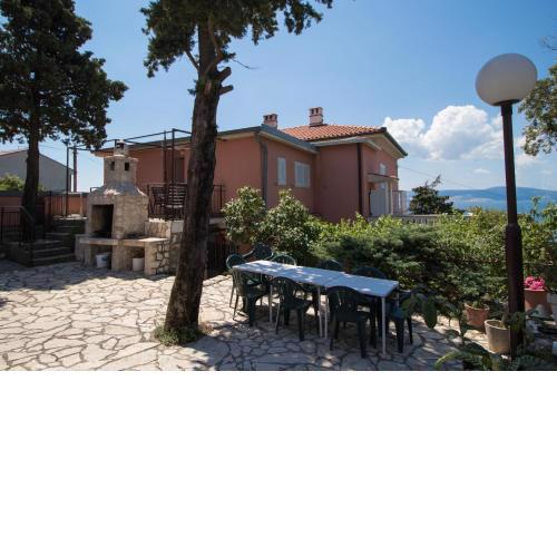Apartments Josip by the sea