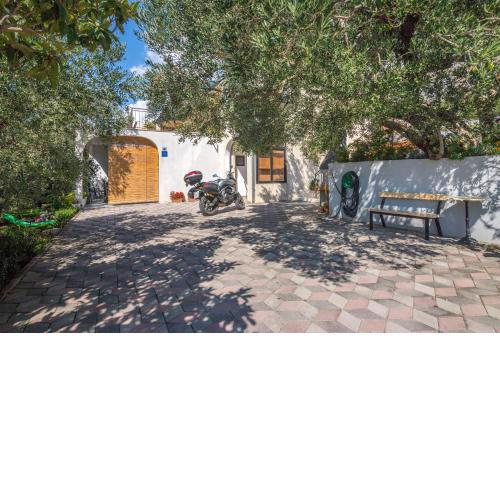 Apartments Josip