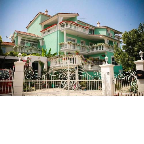 Apartments Katarine Zrinske