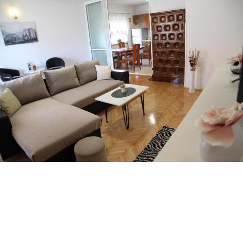 Apartments Kresan