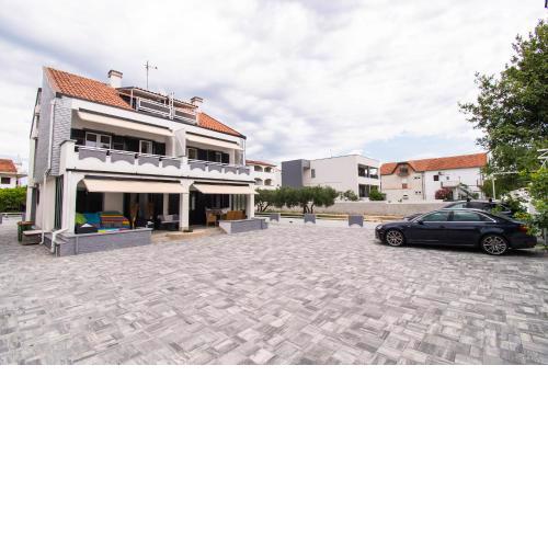 Apartments Krunoslava