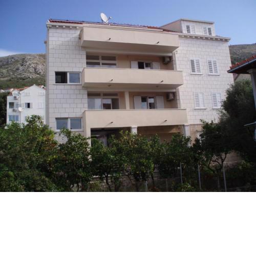 Apartments Laus