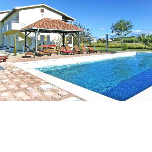 Apartments Lug Privlaka with pool