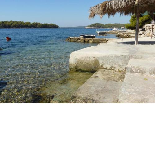 Apartments near the sea Marinovic
