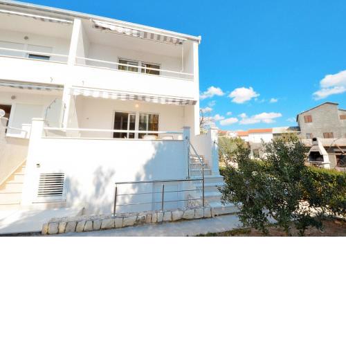 Apartments Nina