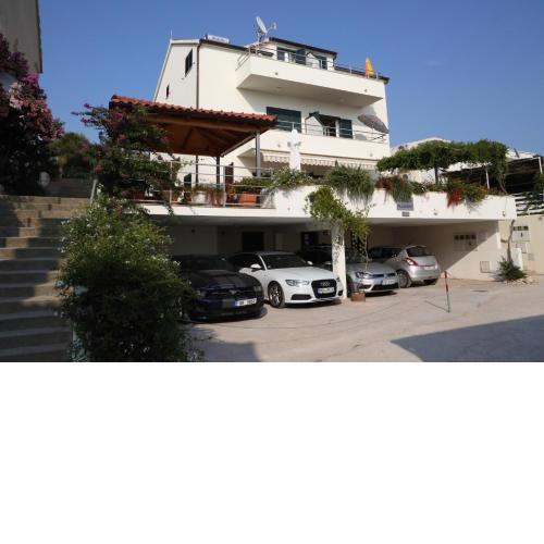 Apartments Plazibat