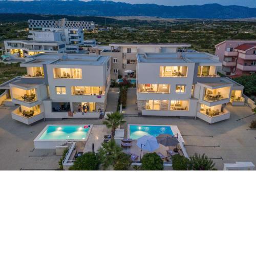 Apartments & Rooms Danivan Pool Villas