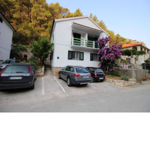 Apartments Roza 1-2