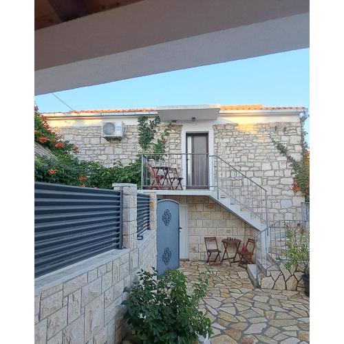 Apartments Tomina