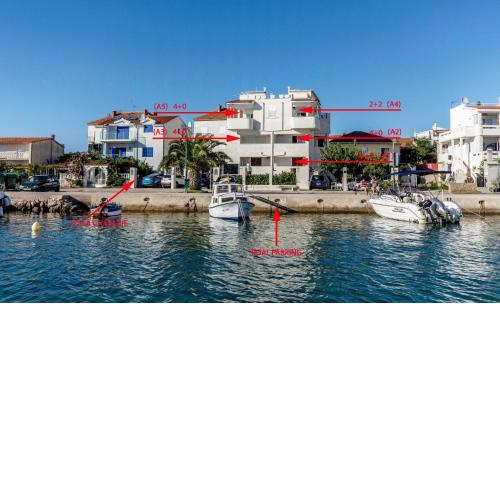 Apartments Tonci - by the sea