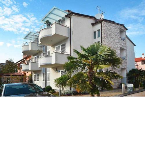 Apartments Vaal in Rovinj with balcony