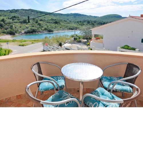 Apartments Vidov by the beach