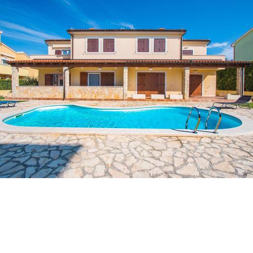 Apartments Volme Romina