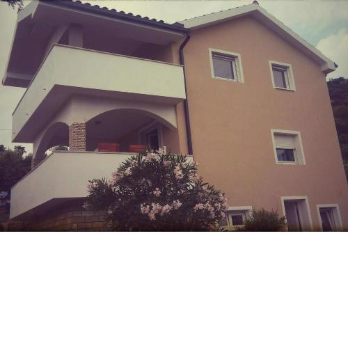 Apartments with a parking space Barbat, Rab - 12871