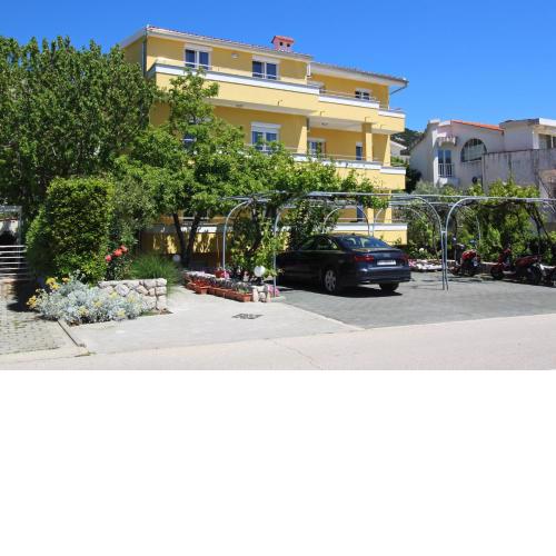 Apartments with a parking space Baska, Krk - 18716