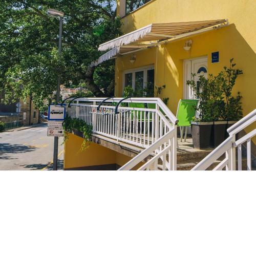 Apartments with a parking space Baska Voda, Makarska - 17300