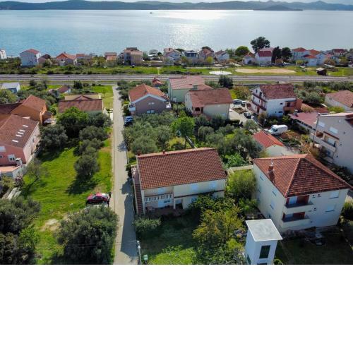 Apartments with a parking space Bibinje, Zadar - 18090