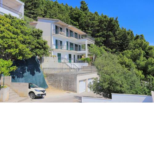 Apartments with a parking space Brela, Makarska - 6043