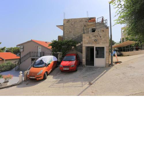 Apartments with a parking space Brela, Makarska - 789