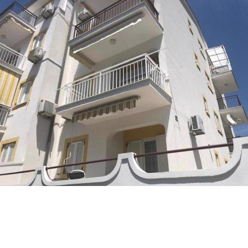 Apartments with a parking space Dramalj, Crikvenica - 18990
