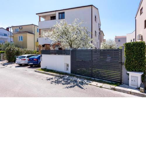 Apartments with a parking space Fazana - 18639