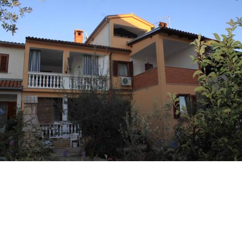 Apartments with a parking space Fazana - 7284