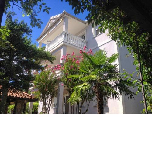 Apartments with a parking space Icici, Opatija - 7761