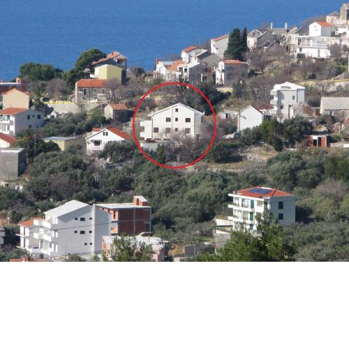 Apartments with a parking space Igrane, Makarska - 13535