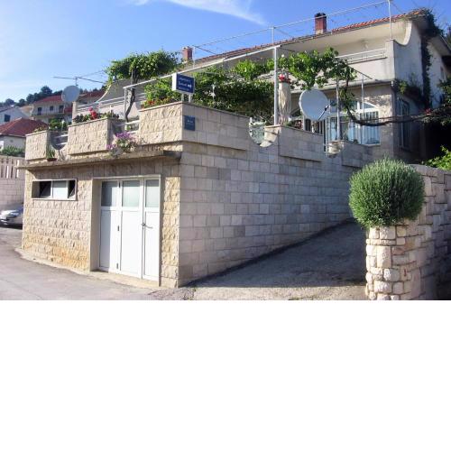 Apartments with a parking space Jelsa, Hvar - 2059