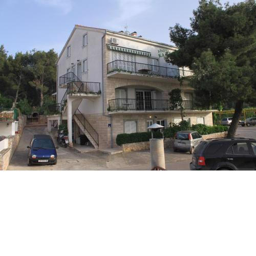 Apartments with a parking space Jelsa, Hvar - 8732