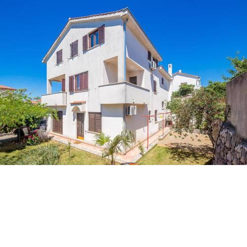 Apartments with a parking space Krk - 18361