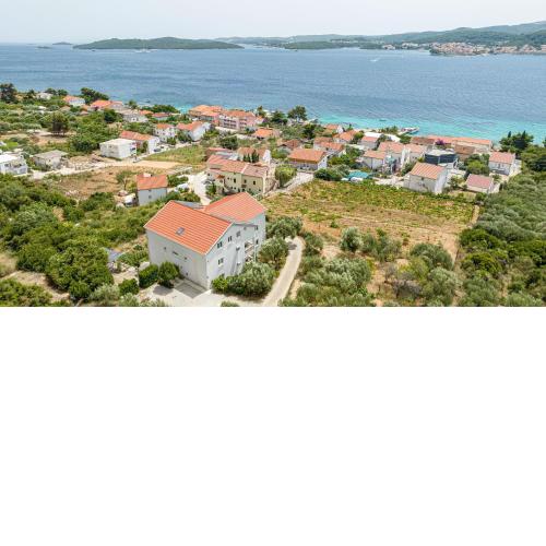 Apartments with a parking space Kuciste - Perna, Peljesac - 10161
