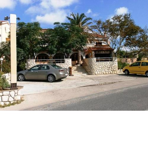 Apartments with a parking space Lopar, Rab - 14089