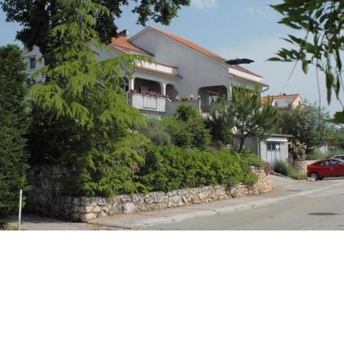 Apartments with a parking space Njivice, Krk - 5427