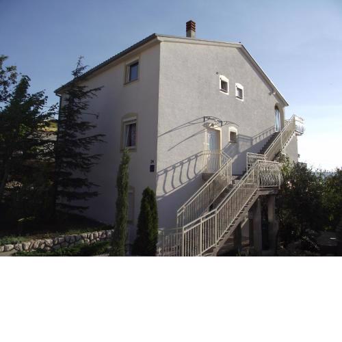 Apartments with a parking space Novi Vinodolski - 15823