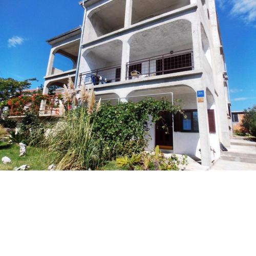 Apartments with a parking space Novi Vinodolski - 5600