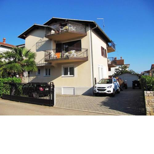 Apartments with a parking space Novigrad - 13511