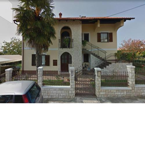 Apartments with a parking space Novigrad - 13840