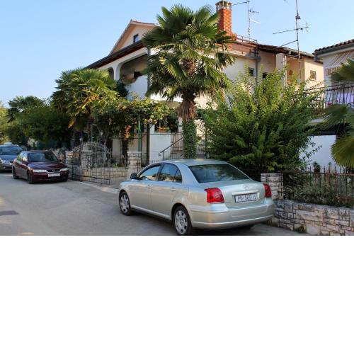 Apartments with a parking space Novigrad - 2536