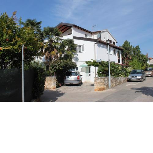 Apartments with a parking space Novigrad - 7121