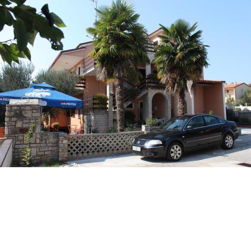 Apartments with a parking space Novigrad - 7135