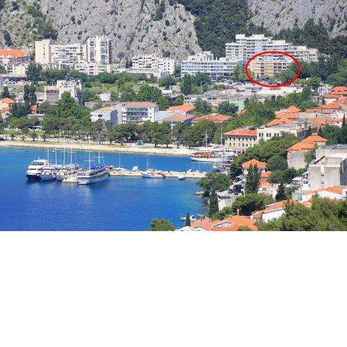 Apartments with a parking space Omis - 16952