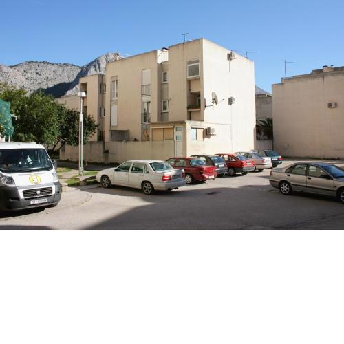Apartments with a parking space Omis - 5989
