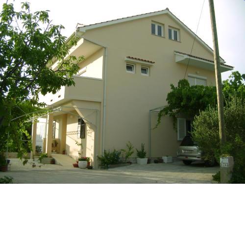 Apartments with a parking space Palit, Rab - 4957